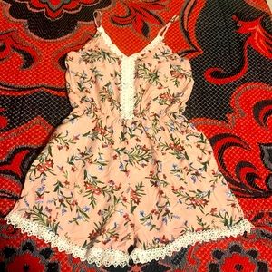 It is a size S/Medium. And I’m not sure what brand it’s from. It has no tag.